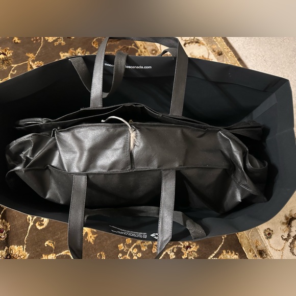 Brand New NAVY BLUE Moose Knuckles, Size: XL. - Picture 13 of 16